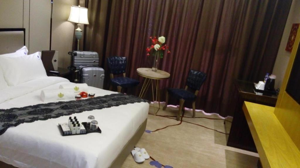 Lotus Blu Hotel Legazpi Dış mekan fotoğraf