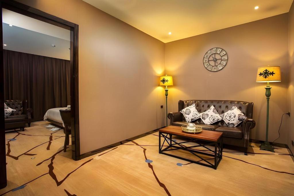 Lotus Blu Hotel Legazpi Dış mekan fotoğraf