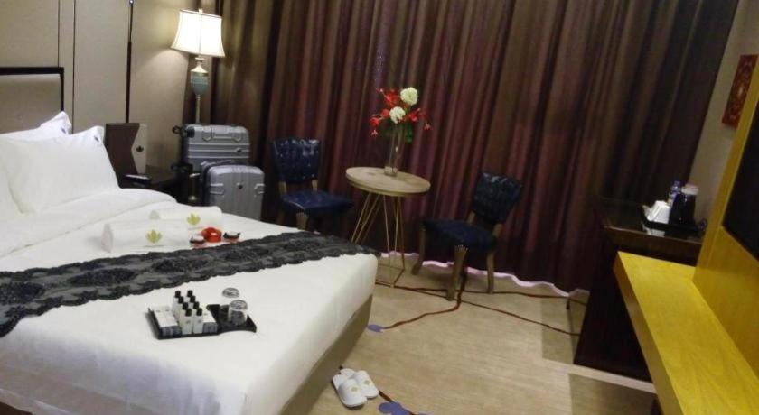 Lotus Blu Hotel Legazpi Dış mekan fotoğraf