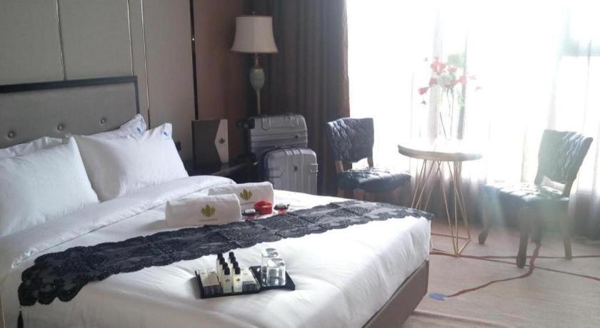 Lotus Blu Hotel Legazpi Dış mekan fotoğraf