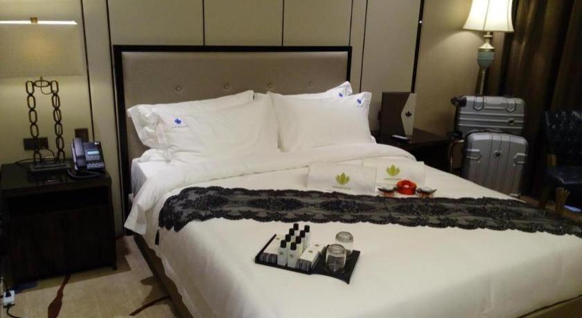Lotus Blu Hotel Legazpi Dış mekan fotoğraf